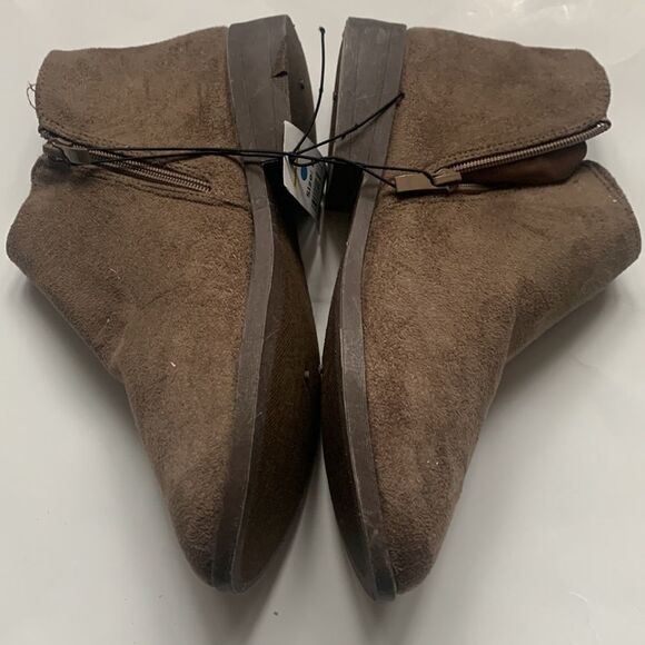𝅺⭐️nwt Bobbie Brooks Faux Suede Short Ankle Boots⭐️ - Picture 4 of 8
